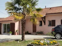 Two Single Rooms Converted into a Family Suite 5 Minutes from the Town Center - Vila