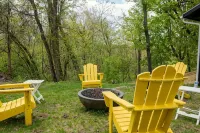 Campfire Cottage: Fireplace, fire pit & no chores!