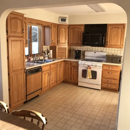 Cozy House in Central Park Neighborhood of Superior, Wisconsin. 2 Br Sleeps 8 Hotels in Superior