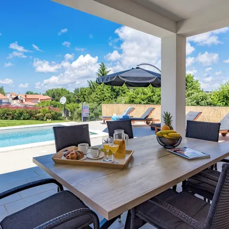 New villa Maris with private pool just 500m from beach