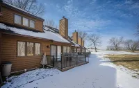 The Galena Getaway  Townhouse in Galena Territory - 4-Star