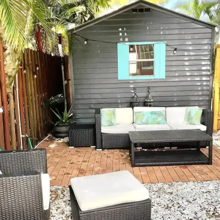 Slice of Paradise: Tropical Studio in Downtown Historical River District