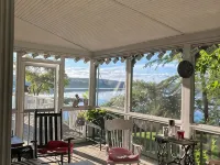Maine waterfront home, with hot tub and dock access, 1 mile from downtown Bath Hotele w: Bath