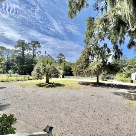 Charming Beaufort Retreat Entire Home Just Minutes from Downtown & Parris Island