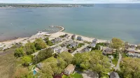 Beach Cottage, Private Beach and Pass