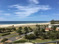 Kirra Surf Apartments - Ocean View