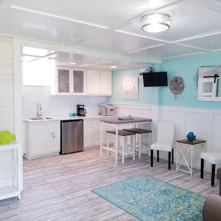 Cozy Studio Condo, short walk to Downtown Saugatuck, courtyard water view