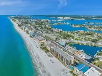 Stunning 3 Br Beachfront condo - Apartments