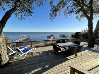Life is better at the Lake Lakefront home that sleeps 13! - WiFi