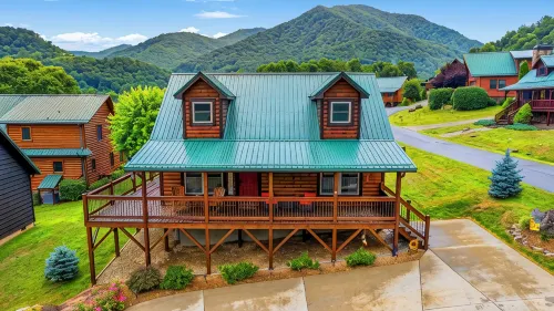 Panoramic Mountain Views/Roaming Elk/Fireplaces - 4-Star