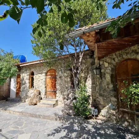 Safari House Tbilisi Wine & Family Hotel