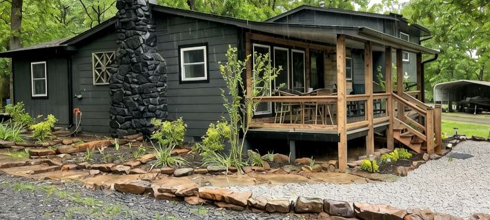 Beautiful cabin by the Lake Hotels in Cherokee County