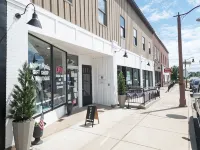 Downtown Studio at The Lake -Unit 4 - Wifi