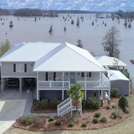 Lake Blackshear Getaway! Pool, BBQ, Firepit & WiFi
