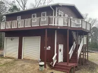 Cedar Cabin in the Woods - Longview, Tx - Homestays