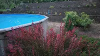 A Spacious Mountain Retreat with Stunning Views. 1 Bedroom, 2000Sqft Entire - Villas