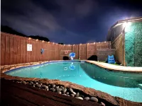 Family & Large Group - Backyard Heaven, Game room, Mini Golf, Private Pool - 3 stjerner