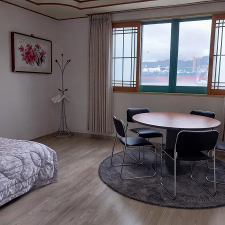 Geojedo Queen Motel Pension