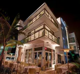 โรงแรมไพรม์ - สระว่ายน้ำบนดาดฟ้า
