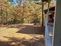 Charming Rustic Retreat - Hot Tub - Pool - Coffee - Fire Pit - 1 mile from SDC! - Homestays