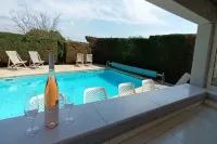 Villa near Les Etangs de Bages Lake - Pools