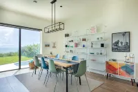 Oceanfront 4-bed Villa with private pool. Weekly discount for spring and summer.
