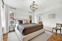 Harley House with Hot Tub & Grill - Historic District - 5-Star