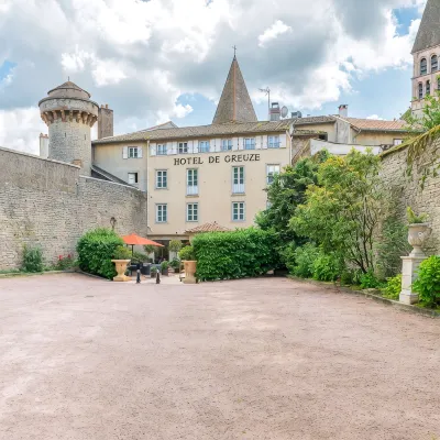 Demeures & Châteaux - Hôtel Greuze & Spa Tournus - parking