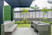 Functional 3BR at Apartment Podomoro City Deli Medan By Travelio - Homestays