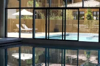 Domaine du Ferret Restaurant & Spa - piscina