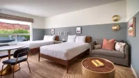 Gravity Haus Moab - balcony