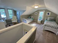 Exclusive Pewaukee Lake House ~ Includes Kayaks!
