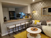 Close to 3rd St & Train to Chicago/ Pets w Fee /Wifi/W&D/Park Free/PrivateEntry - Apartments