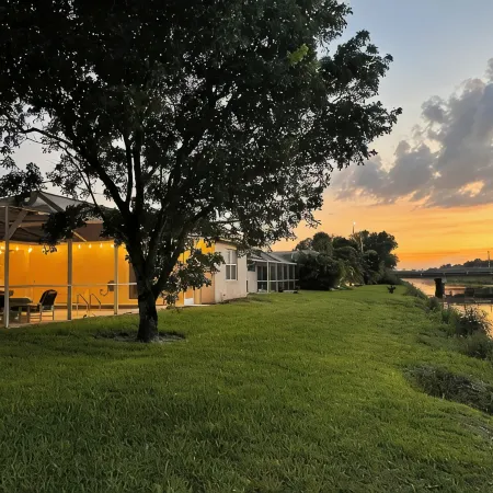 Luxury Villa Alexa NaplesModern Voice Controlled Villa with Salt Water Pool