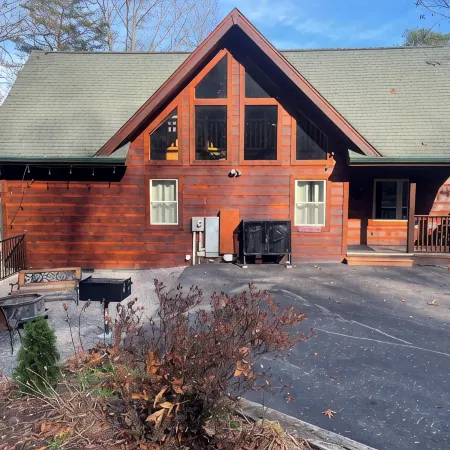 Aqua Paradise w/Private Indoor Pool & Sauna, Wi-Fi, Hot Tub, 2BED, 3BATH