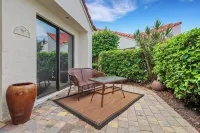 Beautiful, Remodeled Villa Within Walking Distance to Vanderbilt Beach!! - 4-Star