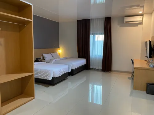Wilo Hotel Bengkulu - С бассейном