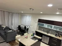 Posh 2BR/2BA King Bed! Free Parking! 30 Min to NYC - Apartments