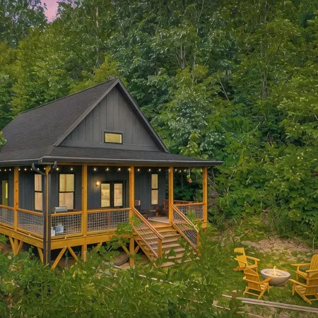 Long Views Retreat/3 Suites/Pet-Friendly - Sleeps 8