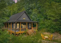 Long Views Retreat/3 Suites/Pet-Friendly - Sleeps 8 - Chalets
