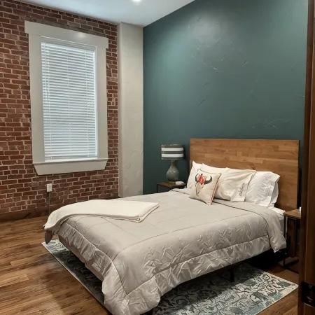 Cozy 2-bedroom apartment in Aubrey with WiFi, AC