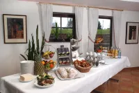 Weingut Sandwiese Winzerhotel - breakfast