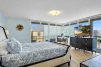 Charming 3 STORY house in wonderful Hollywood Beach Boardwalk