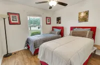 Landing pad - under 2 miles to airport, 2 br, Free parking, WiFi - Apartments