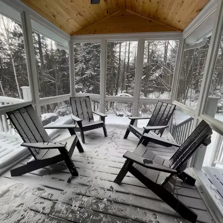 Caribou Sunrise, Lakeside Cabin in the Northwoods!