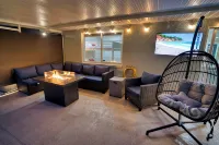 BRAND NEW, COVERED Heated Pool, Baja Ledge, Hot Tub, Large home PS5, WIFI, AC