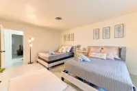 Vila Hearts- 5BD with pool, Hot tub, Sauna, Arcade, Bar all you need N the Strip