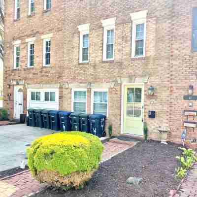 Downtown House- Walk to Cherry Blossom/Museums/ Ballpark - Free Parking Hotel Exterior