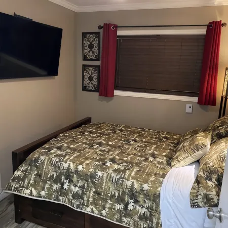 Sugar Ski in/out 1BR 1BA views/pool/sauna/hot tub