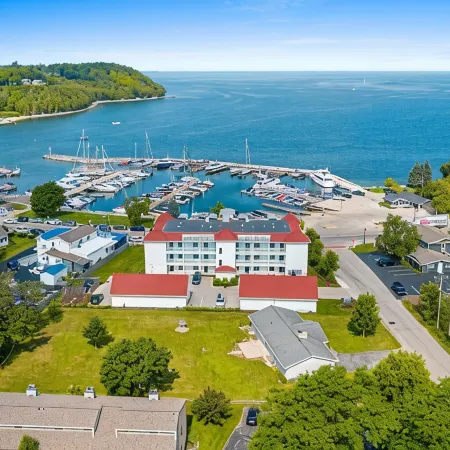 101 | Luxury | Downtown Sister Bay